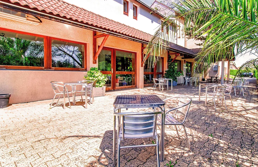 Brit Hotel Confort Pau Lons-1