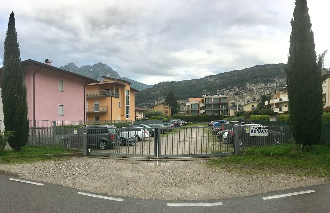 Lake Hotel Benaco-1