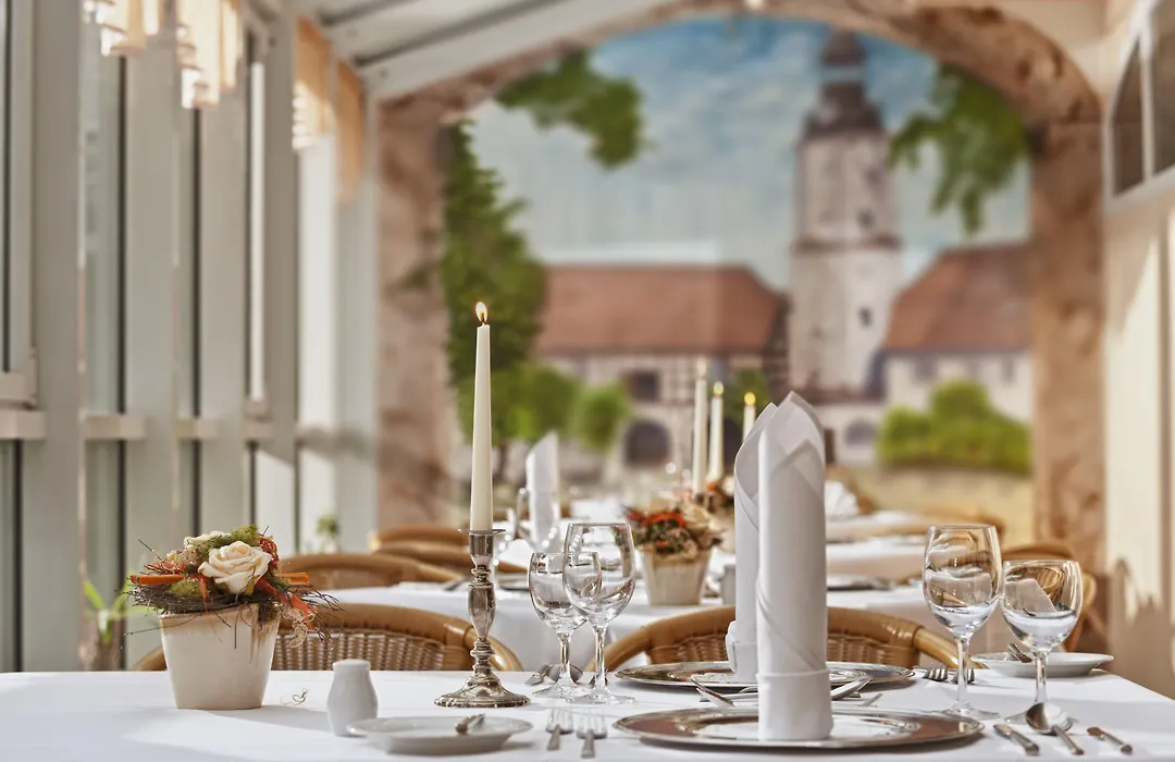 Hotel Schloss Schweinsburg-1