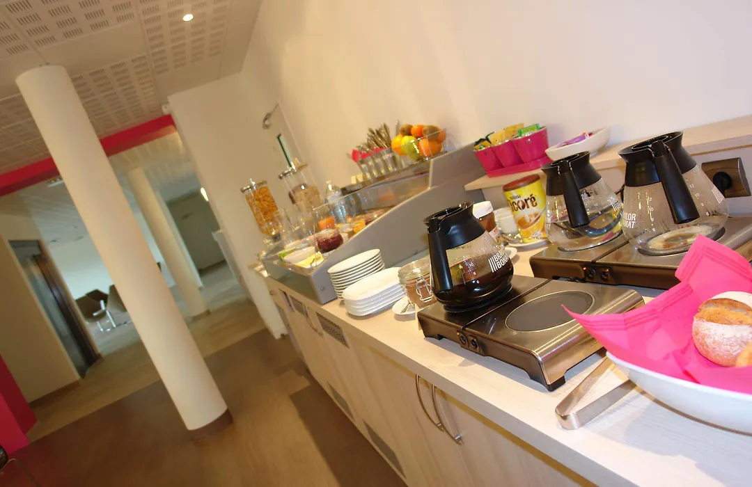 Brit Hotel Vendée Mer-1