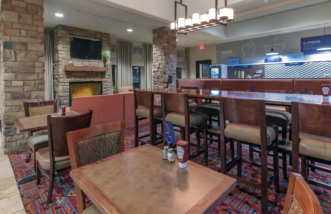 Holiday Inn Express & Suites Gallup East By Ihg-1