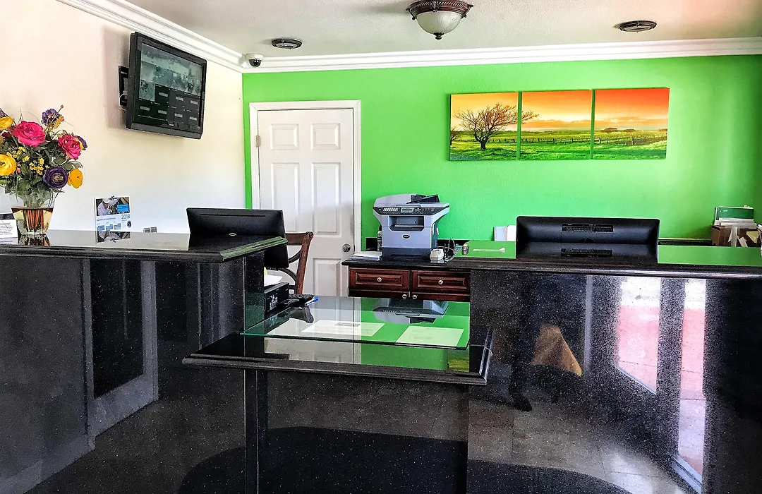 Rodeway Inn Adelanto Us 395-1