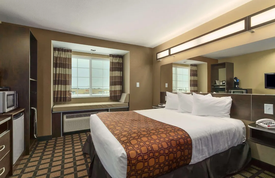 Microtel Inn & Suites By Wyndham Minot-1