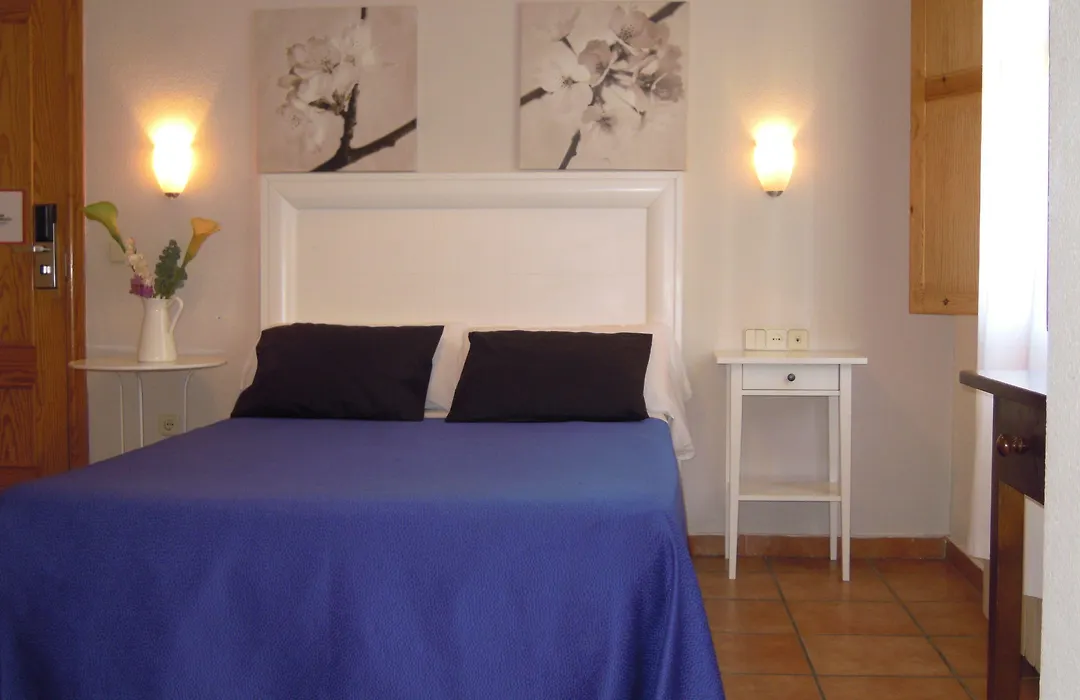Hostal Moscatel-1