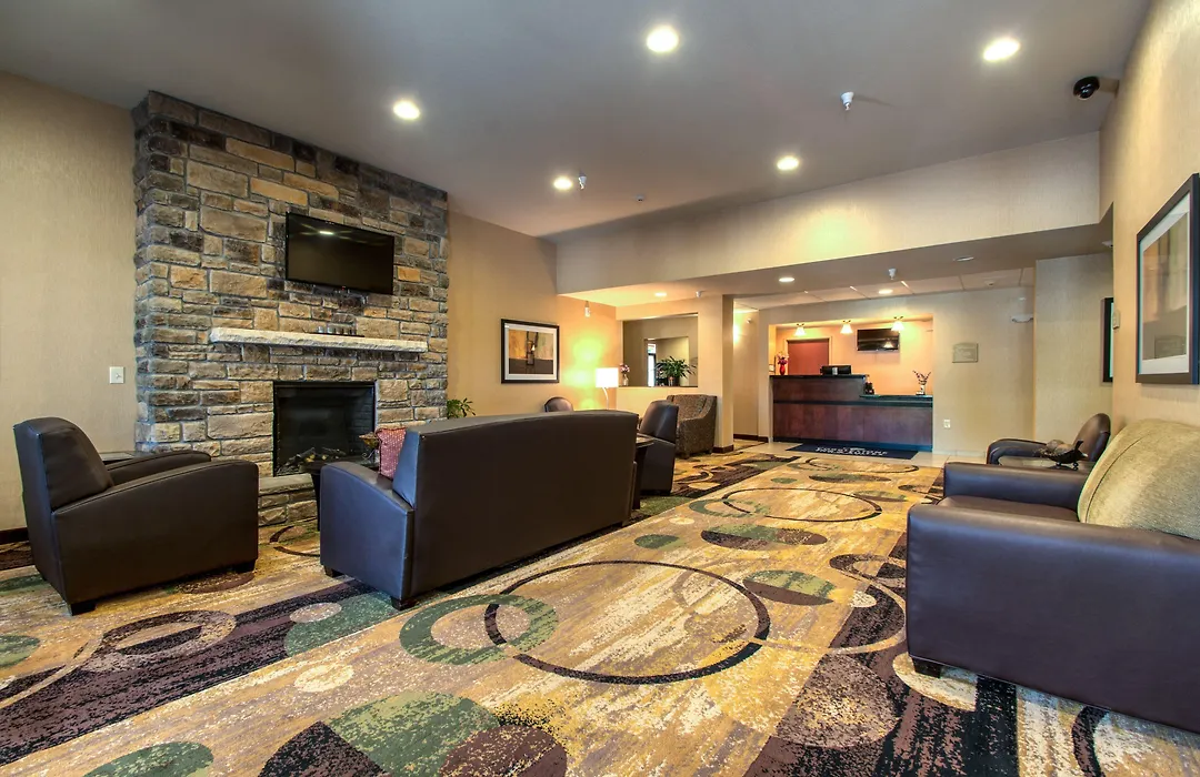 Cobblestone Inn & Suites - Holyoke-1