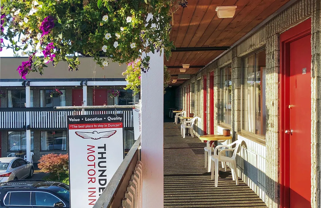 Thunderbird Motor Inn-1