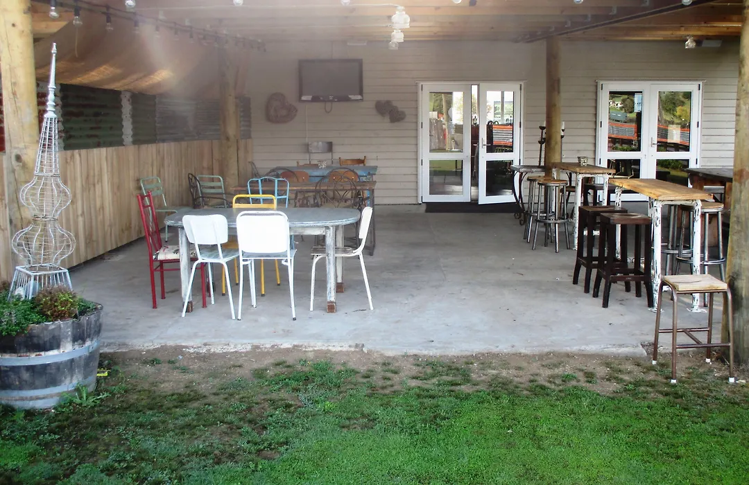 Fatowl Motel, Bar & Eatery-1