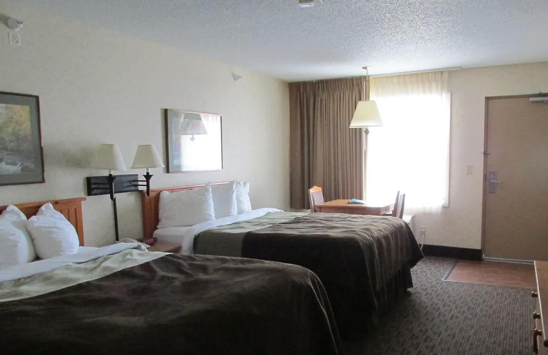 Kelly Inn And Suites Mitchell-1