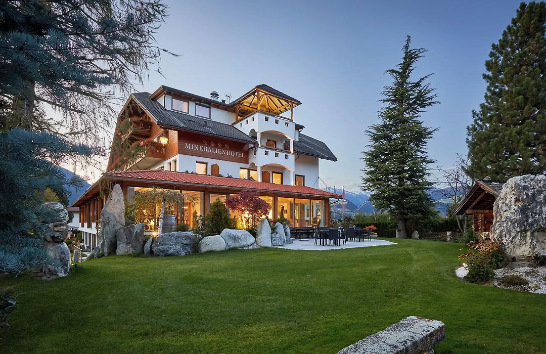 Mineralienhotel Natznerhof-1