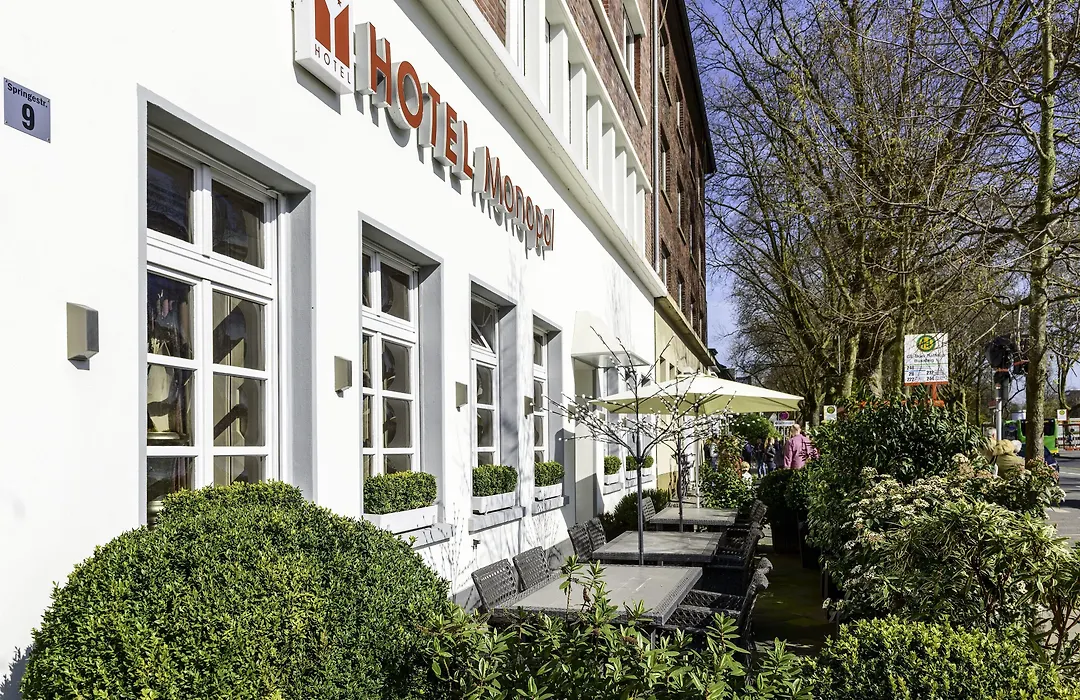 Hotel Monopol-1