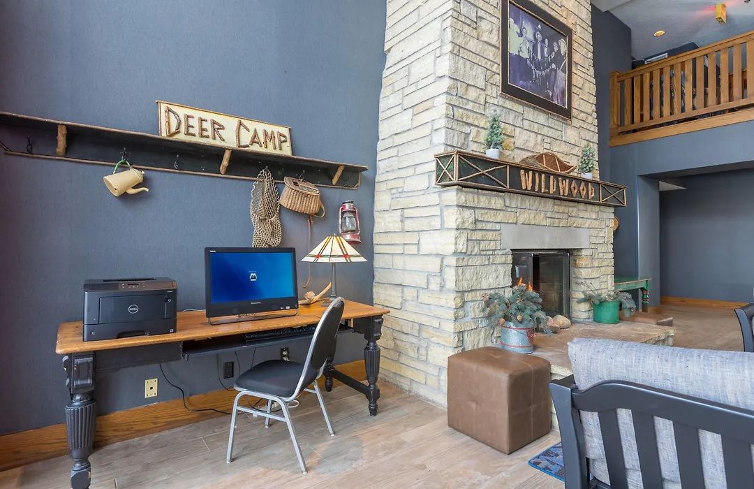 Wildwood Lodge & Suites-1