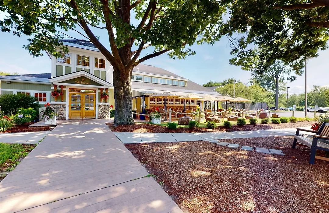 Best Western Plus Windjammer Inn & Conference Center-1