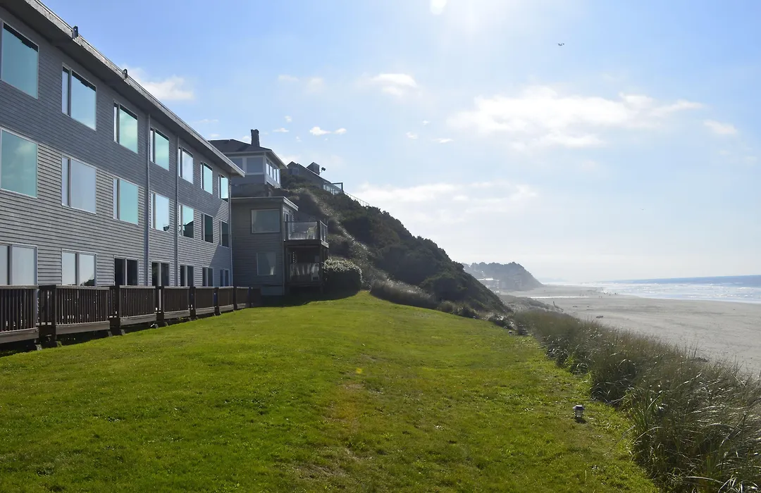 Sailor Jack Oceanfront Motel-1