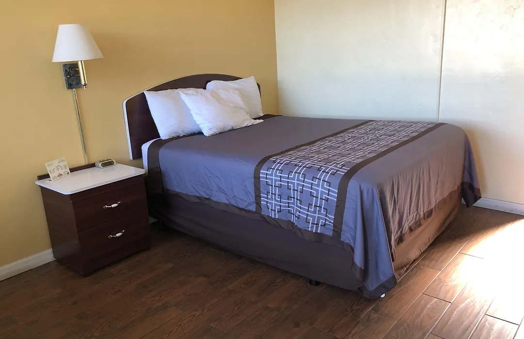 Economy Inn Okeechobee-1