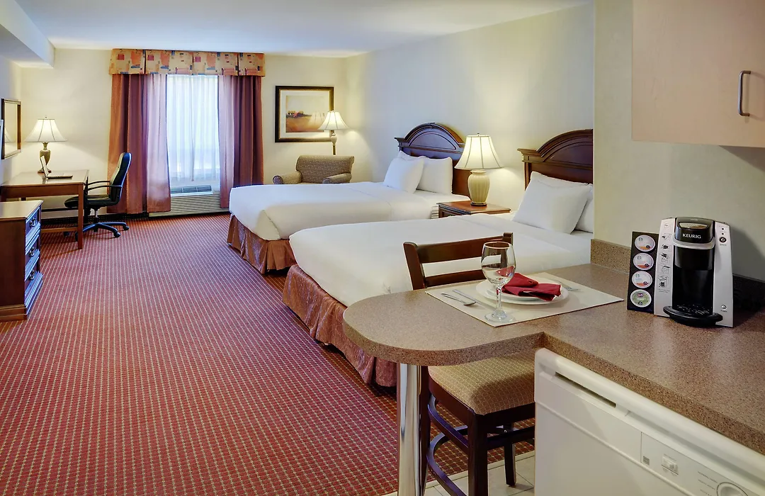 Pomeroy Inn & Suites Fort St. John-1