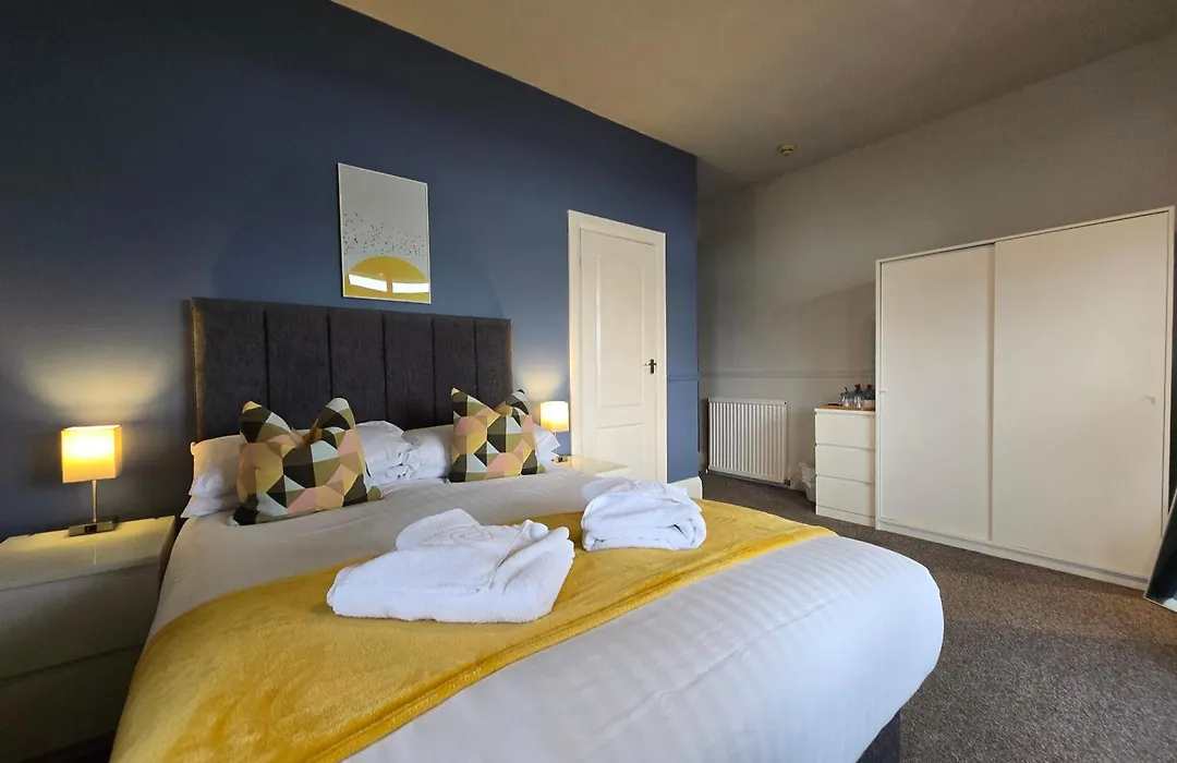 Beach Hotel Torbay B&B-1