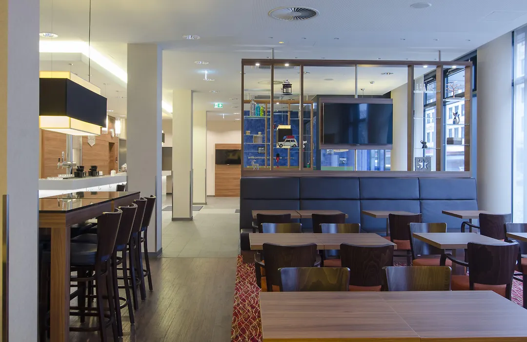 Hampton by Hilton Nürnberg City Center-1