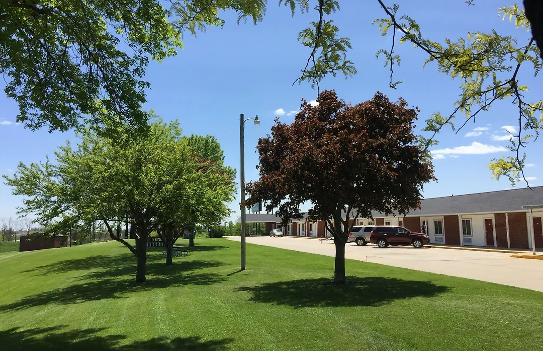 Crest Country Inn-1