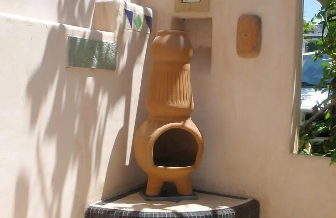Les Artistes Inn-1