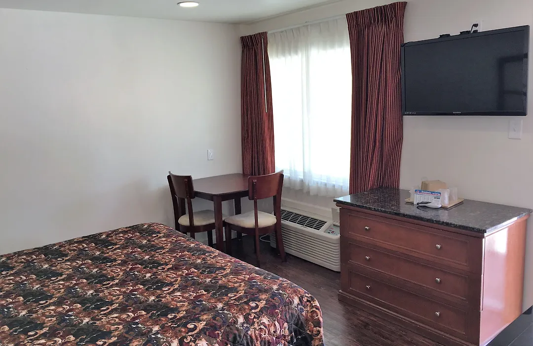 Roswell Inn-1
