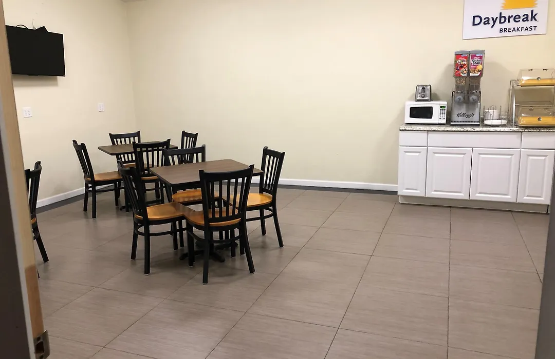 Days Inn By Wyndham Brawley-1