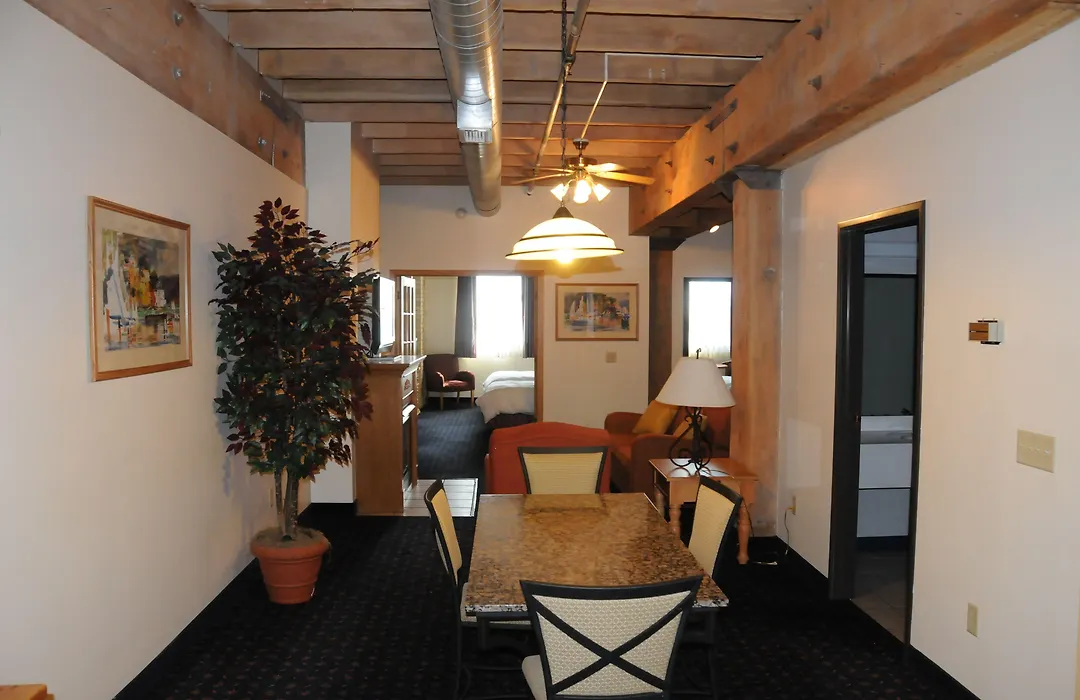 The Suites Hotel At Waterfront Plaza-1