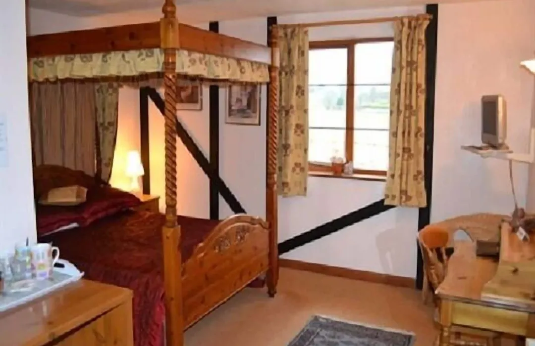 Six Bells Inn-1