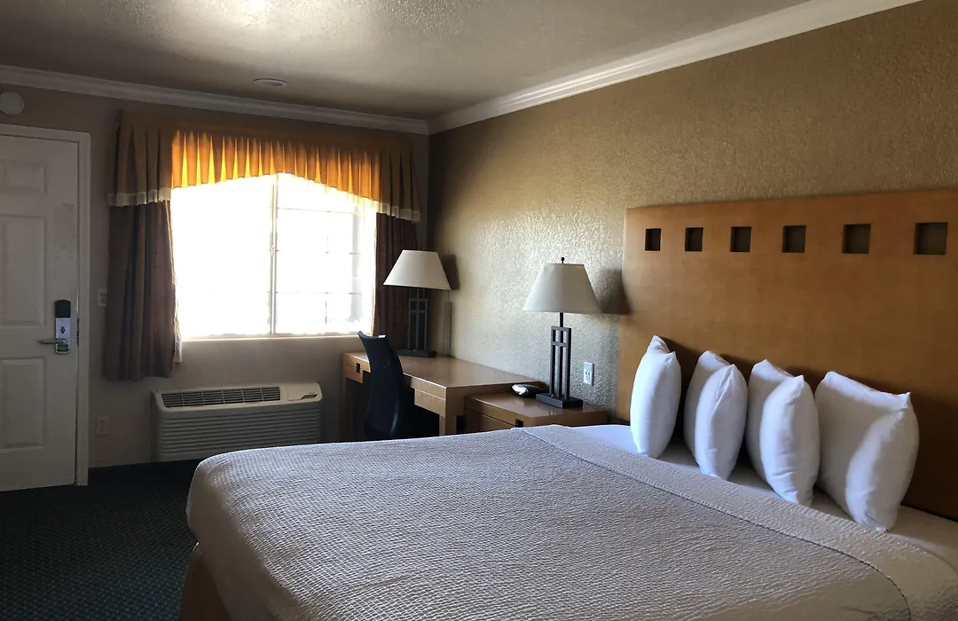 Lake Point Lodge-1