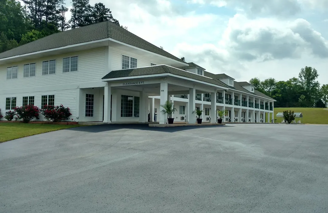 Hurricane Inn-1