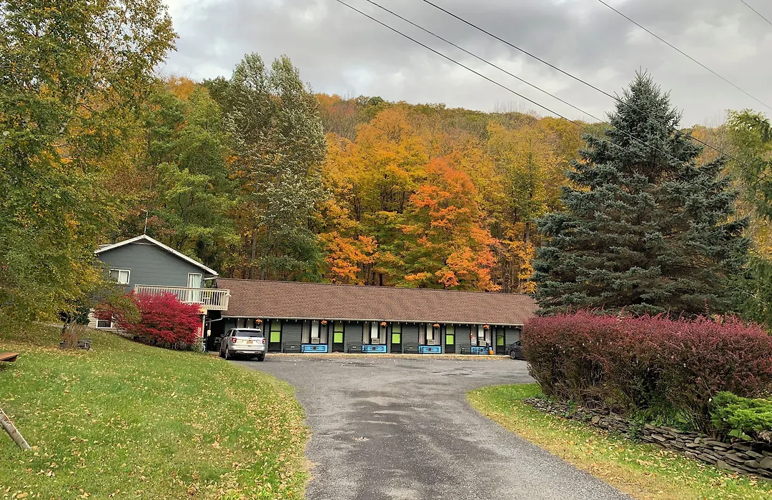 Starlite Motel & Suites-1