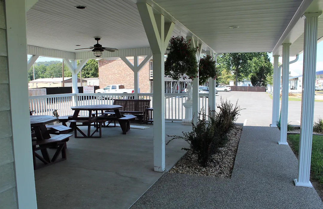 Brown'S Motel-1
