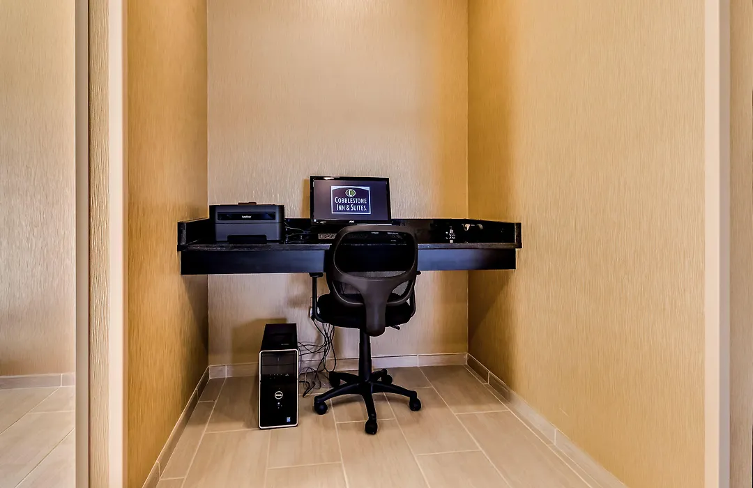 Cobblestone Inn & Suites - Waverly-1