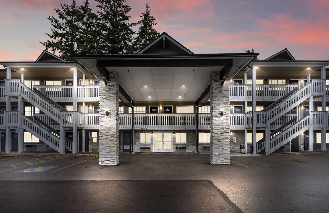 Basecamp Puyallup A Travelodge By Wyndham-1