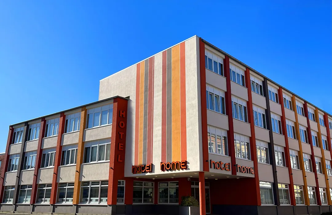 Home Hotel-1