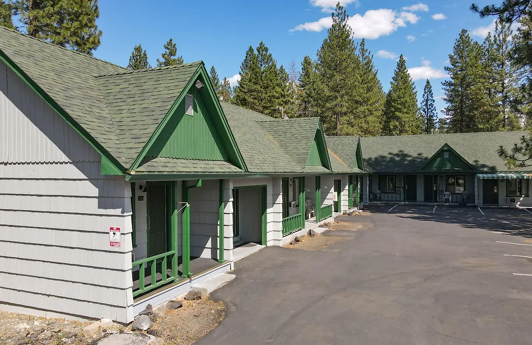 Green Gables Motel & Suites-1