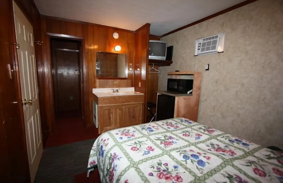 Comfort Green Motel-1