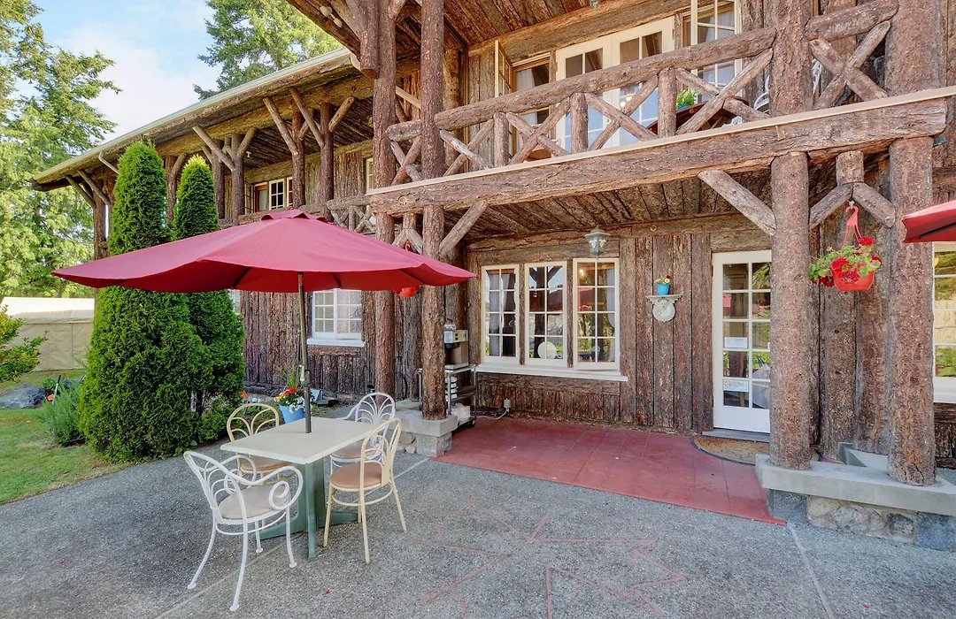 The Latch Inn-1