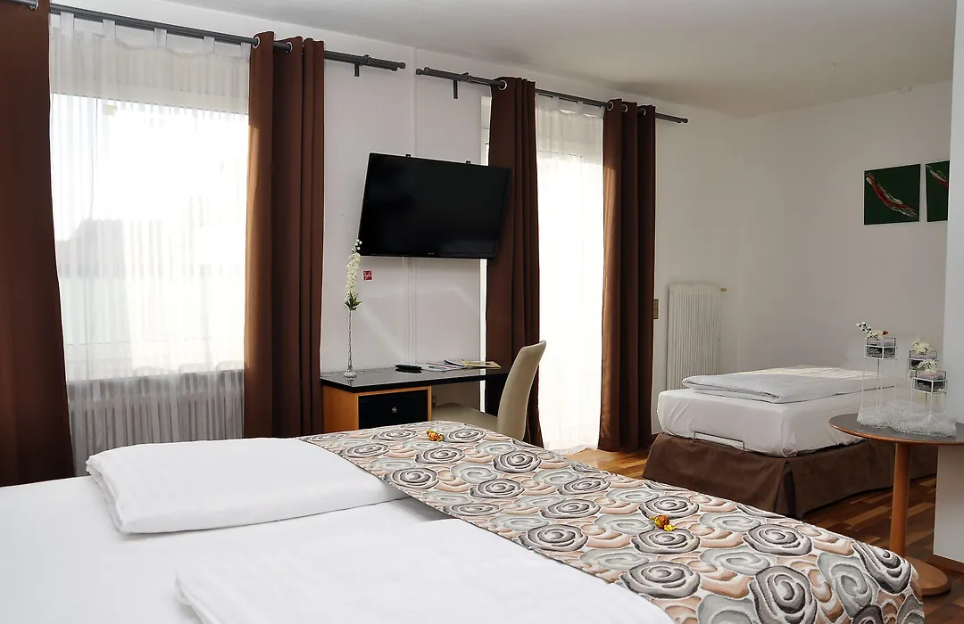 Hotel Torwirt-1