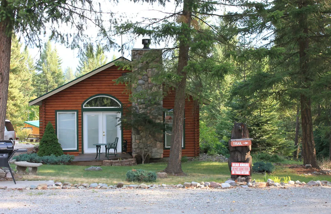 Riverfront Motel & Cabins-1