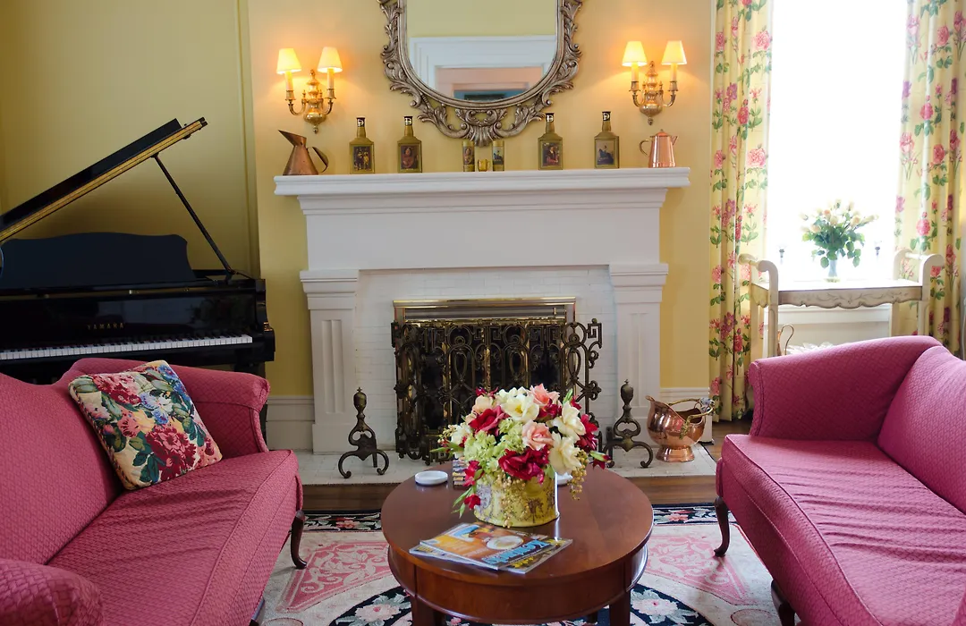 Bourbon Manor Bed & Breakfast Inn-1
