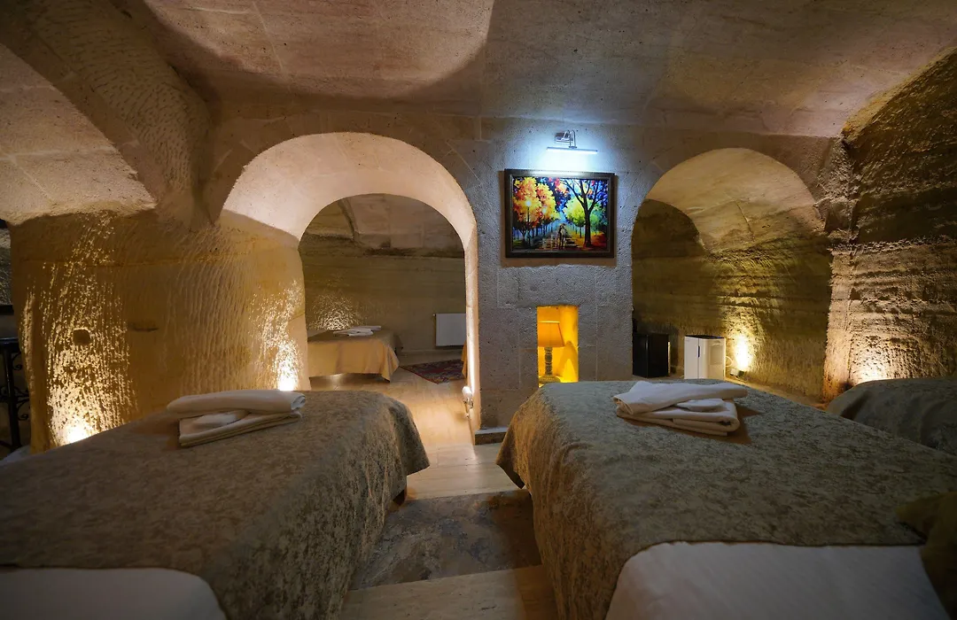 Emit Sakura Cave Hotel-1