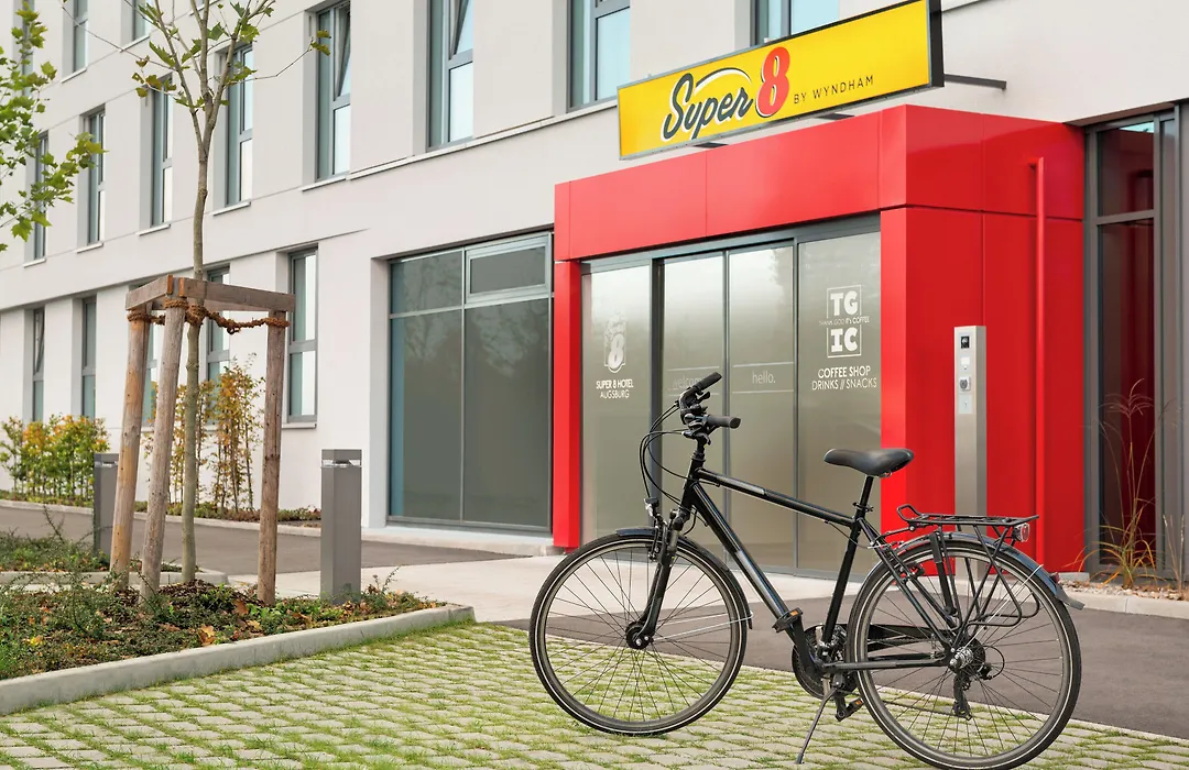 Super 8 By Wyndham Munich City North-1