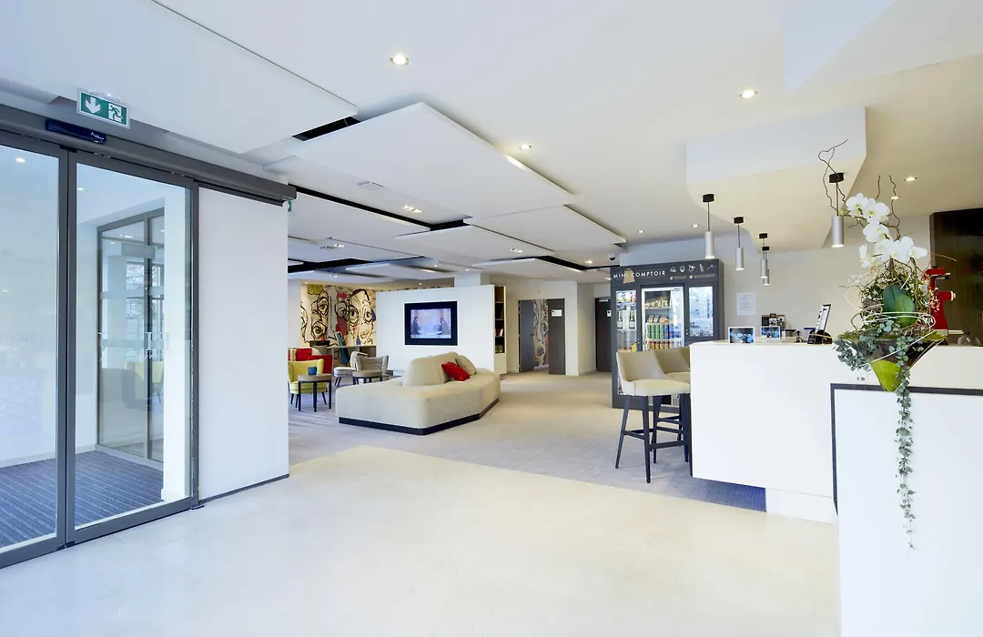 Kyriad Troyes Centre-1