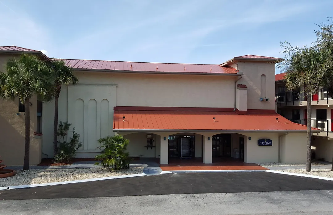 Tricove Inn & Suites-1