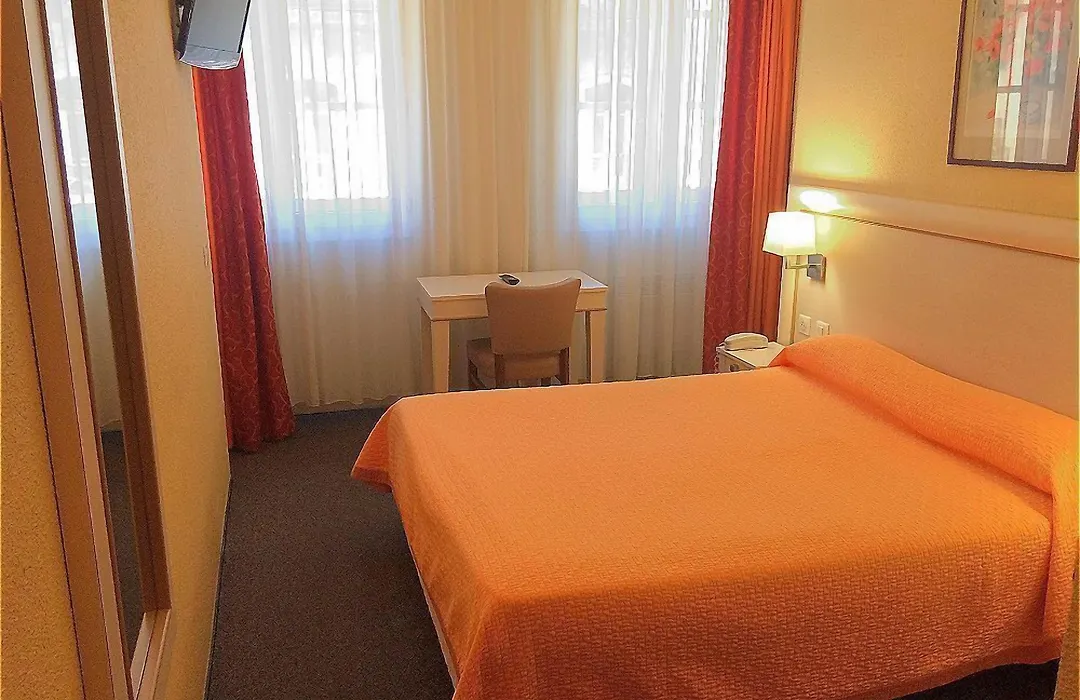 Hotel Elysée-1