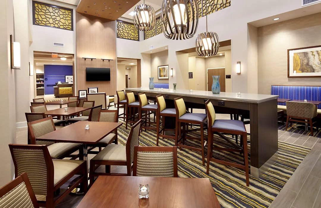 Hampton Inn & Suites Pittsburgh Airport South/Settlers Ridge-1