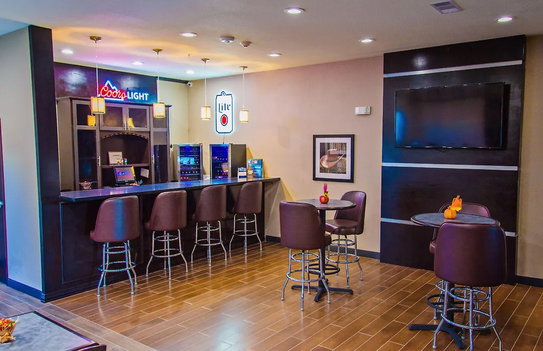 Best Western Plus Big Lake Inn-1