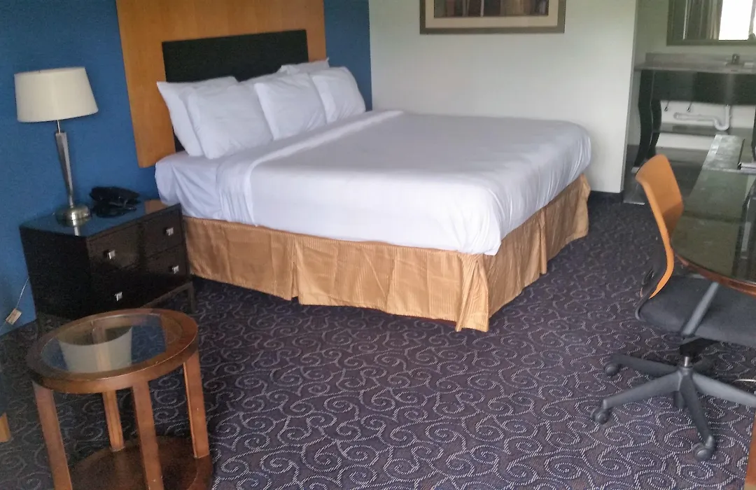 Days Inn And Suites By Wyndham Oxford-1