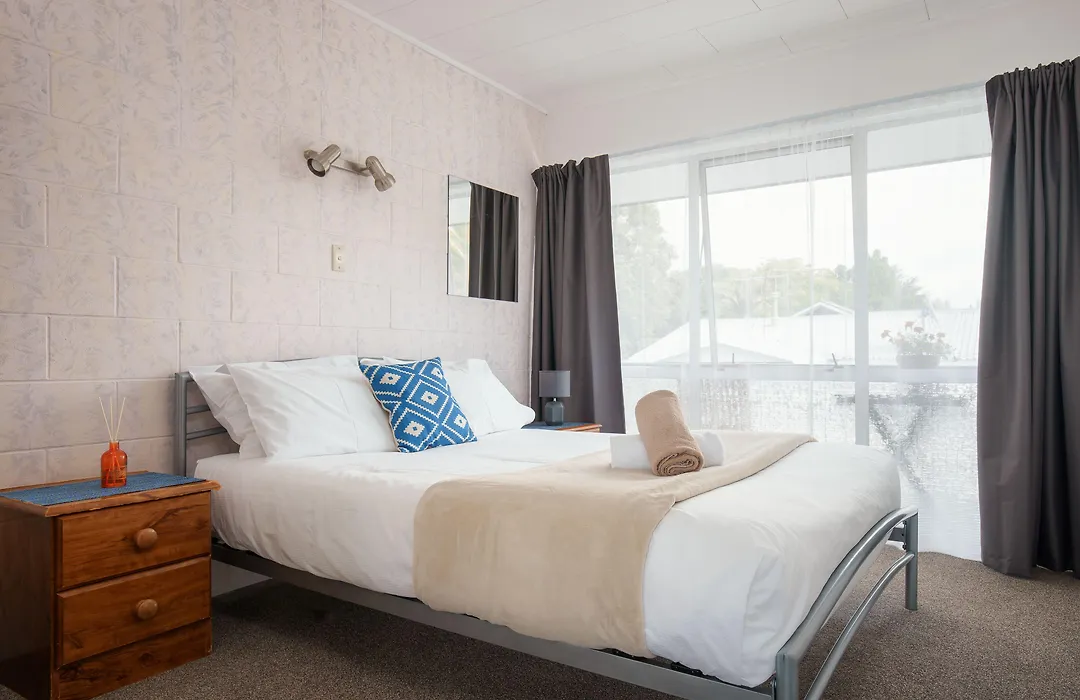 Roselands Motel-1