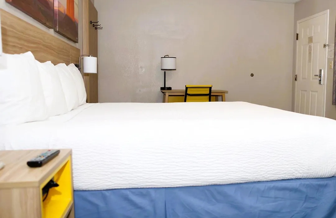 Days Inn By Wyndham East Albuquerque 'Newly Renovated'-1